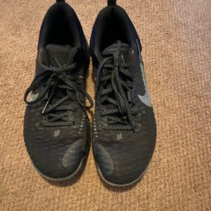 Nike Giannis like new condition